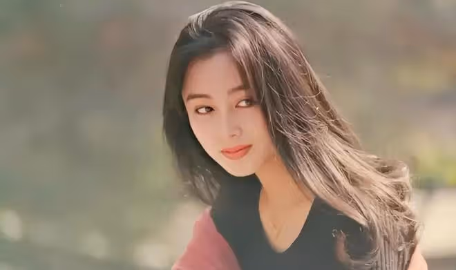 「一胖毀所有」的8位女星,年輕時驚為天人,現今都成了老大媽