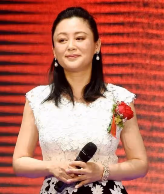 「一胖毀所有」的8位女星,年輕時驚為天人,現今都成了老大媽