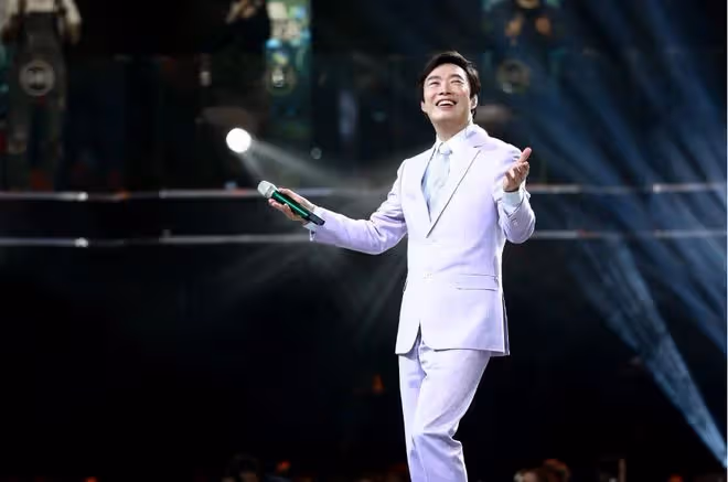 最深情的8位男星,有人呵護不孕的老婆一生,有人終身不娶