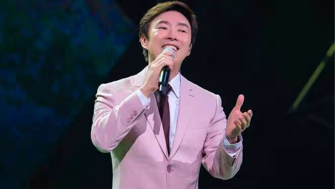 最深情的8位男星,有人呵護不孕的老婆一生,有人終身不娶