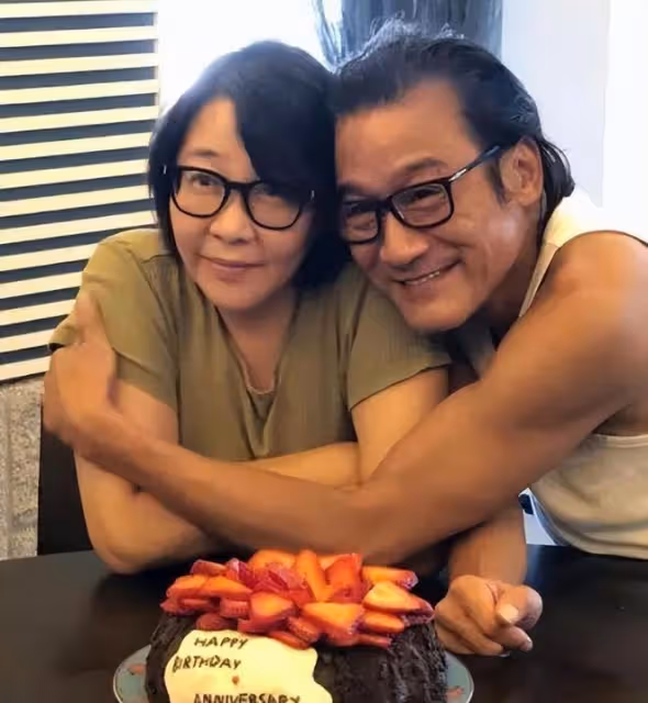 最深情的8位男星,有人呵護不孕的老婆一生,有人終身不娶