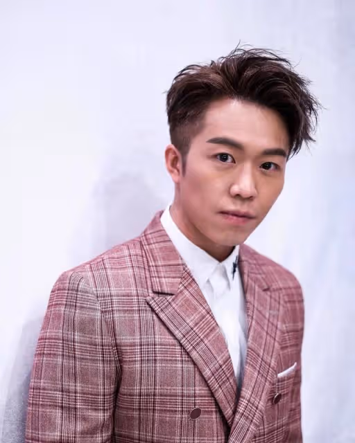 擔正做主持!TVB小生不介意與緋聞女友合作,二人多次傳出地下情