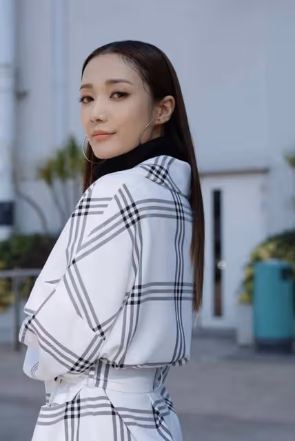 厲害!TVB前女星被曝將搭檔甄子丹拍電影,離巢轉戰內地人氣急升