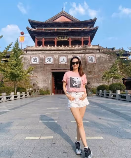厲害!TVB前女星被曝將搭檔甄子丹拍電影,離巢轉戰內地人氣急升