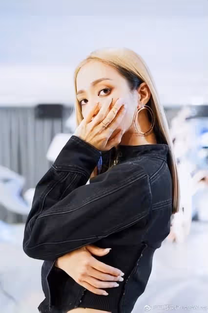 厲害!TVB前女星被曝將搭檔甄子丹拍電影,離巢轉戰內地人氣急升