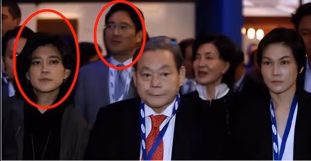 「霸氣側漏」李富真:跟baby一起合影氣場不輸,雖年邁但容貌不老