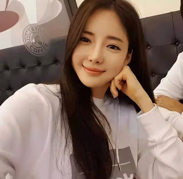 騙來10億整成塑料美人！公開搶閨蜜老公，花蛇潘南奎什麼來頭？