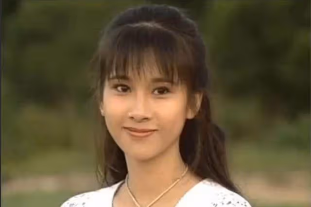 「亞視公主」文頌嫻:出道27年不紅,36歲嫁圈外人大齡生女,淡出圈內再度回歸:心態依舊年輕