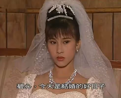 「亞視公主」文頌嫻:出道27年不紅,36歲嫁圈外人大齡生女,淡出圈內再度回歸:心態依舊年輕