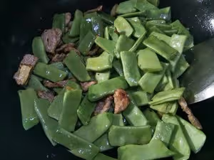 家常豆角炒肉