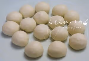 一口一個‼️會拉絲的🔥香蔥墨西哥肉鬆mini麵包