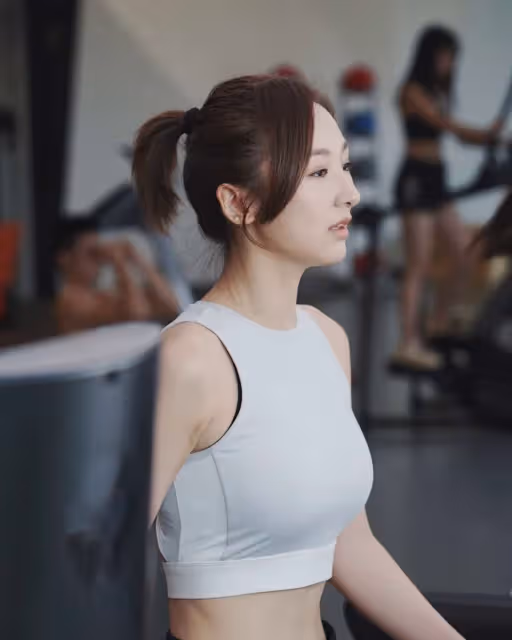 50歲黎姿曬巴黎度假美照,高海寧驚呼:怎麼可以美成這樣子?