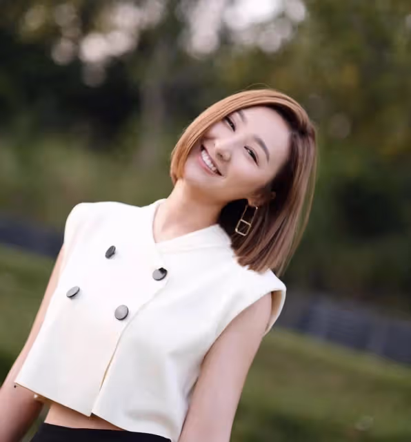 50歲黎姿曬巴黎度假美照,高海寧驚呼:怎麼可以美成這樣子?