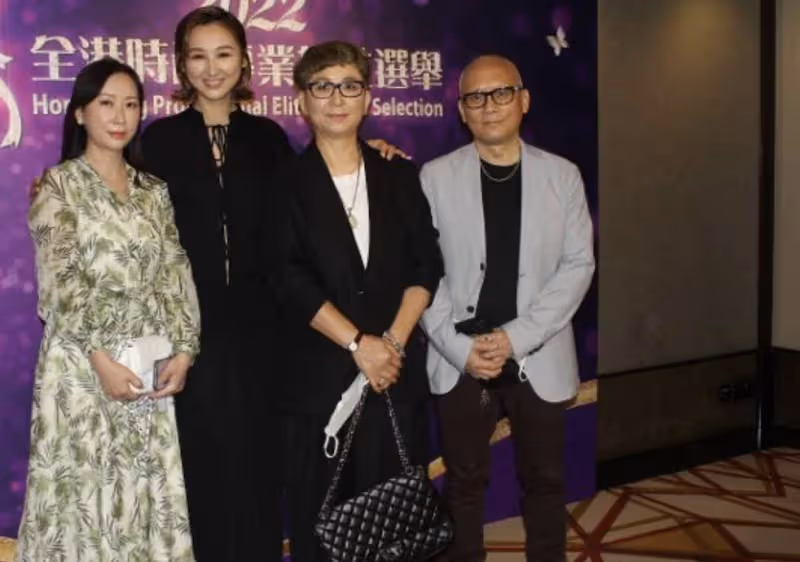 50歲黎姿曬巴黎度假美照,高海寧驚呼:怎麼可以美成這樣子?
