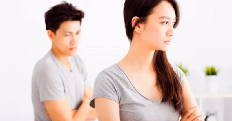 鳳凰男對妻子的唯一要求：你父母2套房過戶給我，咱婚房送給我弟