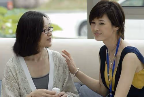 未婚先孕被母親罵成便宜貨,婆婆的一個做法,卻讓我瞬間感動落淚