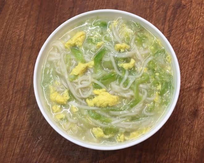 簡單營養的絲瓜雞蛋麵條