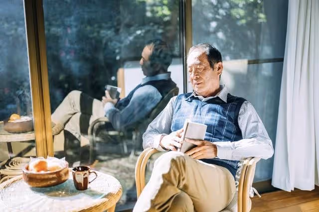 人老了才看透:這世間最「不懷好意」的,往往是這3類親戚