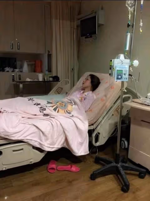 余苑綺病況再惡化「已布滿全身」根本站不起,母潰堤大哭求集氣:所有醫院束手無策