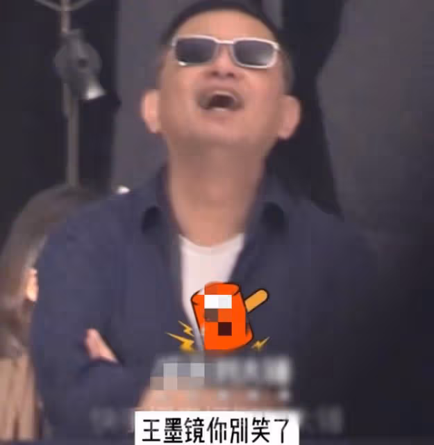 52歲王菲與王家衛18年後再合作!穿緊身裙身材豐腴,片場滿臉痛苦