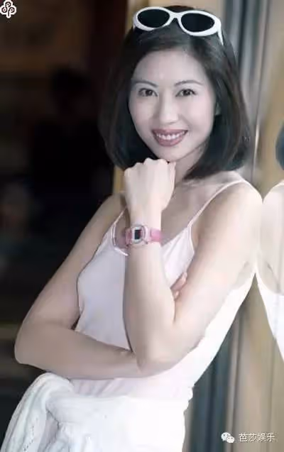 嫁了3次!49歲「帶著孩子」嫁初戀 從港姐冠軍「到六福珠寶創始人」:她的人生越勇敢越幸運!