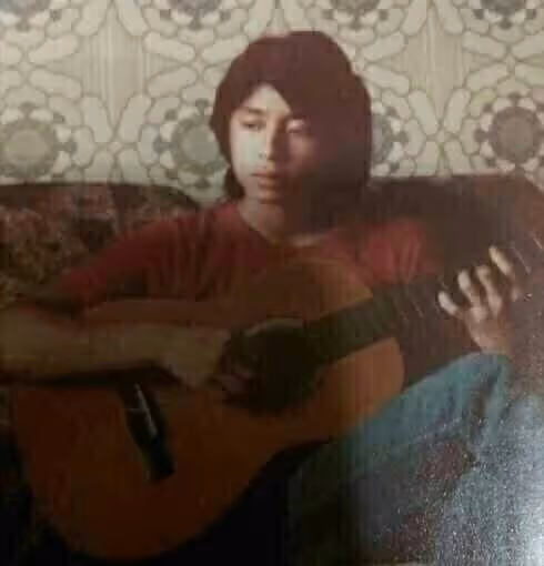 唱紅《一場遊戲一場夢》!59歲男星「嗓子突然失聲」事業受挫 網傳「疑被謝霆鋒衝康」真相讓粉絲傻眼