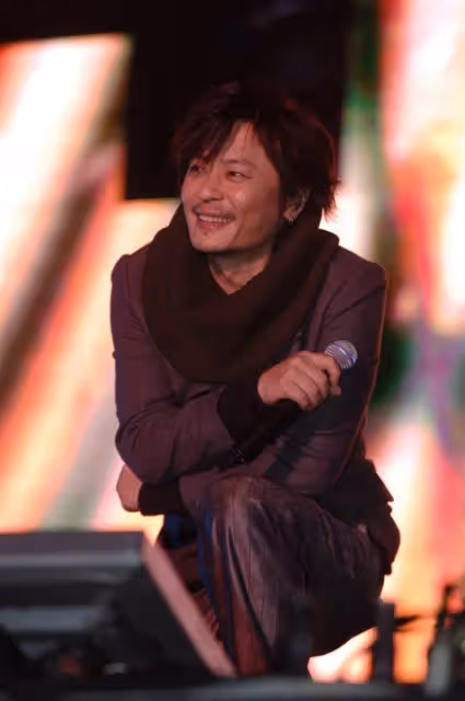 唱紅《一場遊戲一場夢》!59歲男星「嗓子突然失聲」事業受挫 網傳「疑被謝霆鋒衝康」真相讓粉絲傻眼