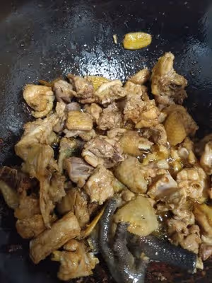 簡單易做好吃到舔盤子的家常紅燒雞塊