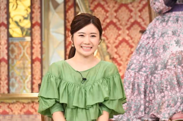 福原愛帶娃游迪士尼,烈日下緊抱兒子提滿禮物,帶娃回愛巢惹爭議