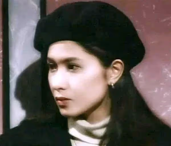 57歲邵美琪近照曝光,為方便照顧母親,與小9歲男友分手後單身至今,網友:氣質依舊