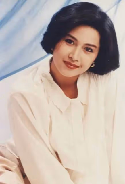 57歲邵美琪近照曝光,為方便照顧母親,與小9歲男友分手後單身至今,網友:氣質依舊