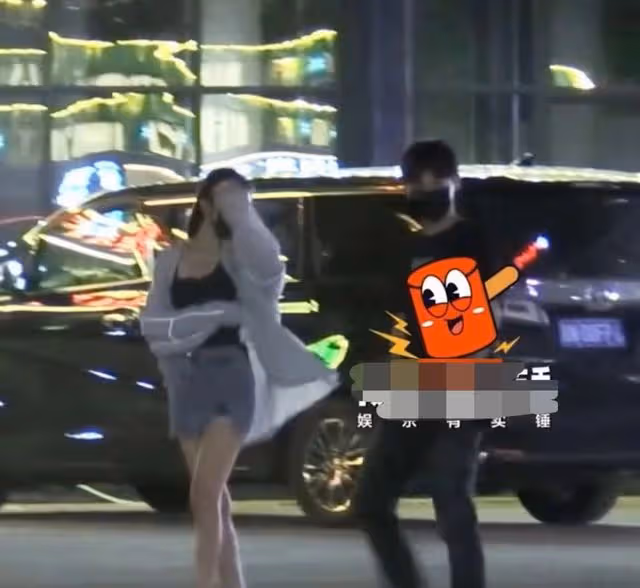 28歲男星戀情曝光!與美女深夜散步同回酒店,多次被拍女主為一人
