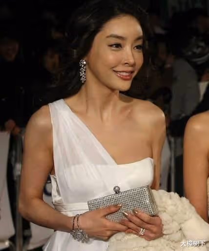 張紫妍:被迫陪睡31人近百次,最多一次4人,慘遭道具虐待,29歲弔死家中