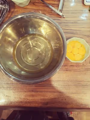 八寸不沾模具中筋麵粉版戚風蛋糕