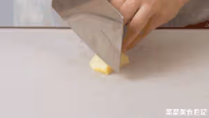 好吃到連鍋端的【五指毛桃燜雞】！