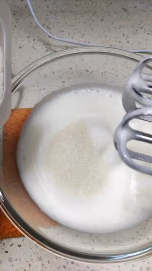 爆漿蔥花火腿肉鬆蛋糕