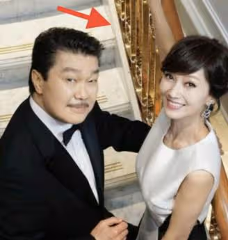 68歲趙雅芝近照美如少女!身後36億「獨棟別墅」太搶鏡,庭院「親手種絲瓜」還有向日葵太接地氣
