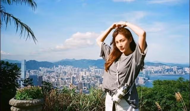 恭喜!香港人氣女神七夕公布戀情曬二人合照,男友帥氣有型夠高大