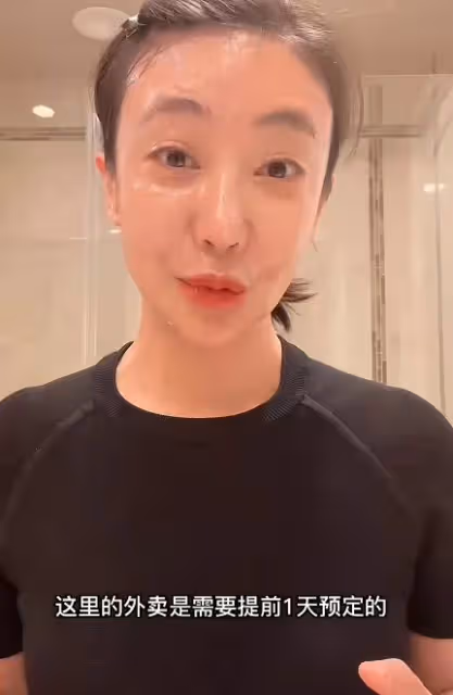 34歲女星宣布移居美國!沒綠卡只能租房住,晚上不敢出門怕被槍殺