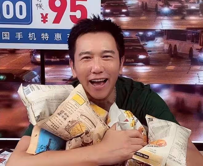 8位「TVB男神」現狀,有人身價上億,有人患病後還在縣城賣唱