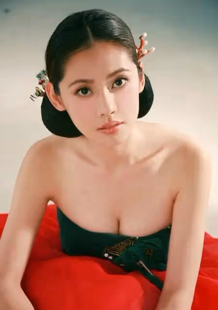 美色衝擊!秋瓷炫於曉光七夕情人節曬帥氣合照,評論區畫風差距大