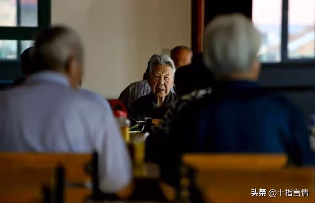 65歲老人去世,財產全部留給了女兒,兒子看到遺囑後扭頭提離婚