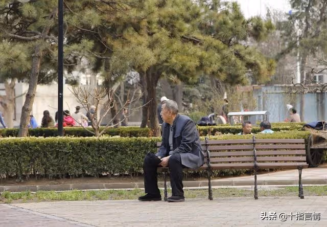 65歲老人去世,財產全部留給了女兒,兒子看到遺囑後扭頭提離婚