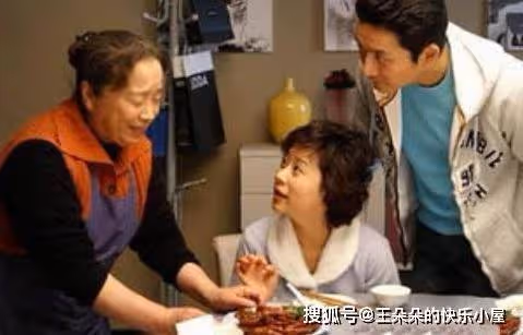 丈夫生病,婆婆來城裡照顧,看到餐桌上的麵條,我潸然淚下