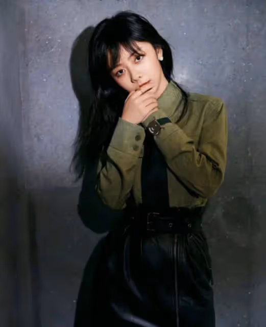 「童顏女孩」譚松韻,穿唯美公主裙甜美十足,哪裡像30歲模樣