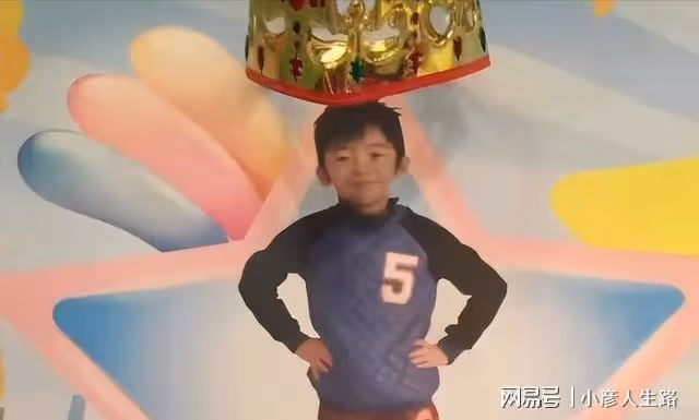 謝振軒迎15歲生日，長相越來越像謝霆鋒，張柏芝送上「特別」禮物