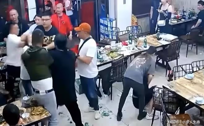 唐山再出事!男子當6人面碾壓女友5次,燒烤店事件過去僅2月