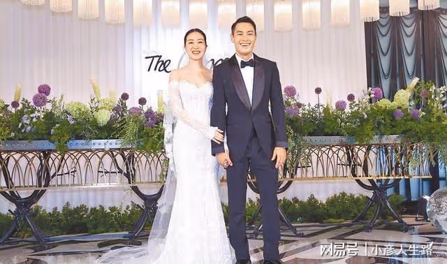 賈靜雯林心如在楊祐寧婚禮上玩得很開心,貼臉合影彰顯姐妹情