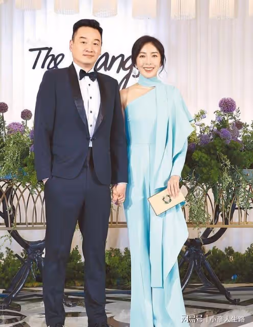 賈靜雯林心如在楊祐寧婚禮上玩得很開心,貼臉合影彰顯姐妹情