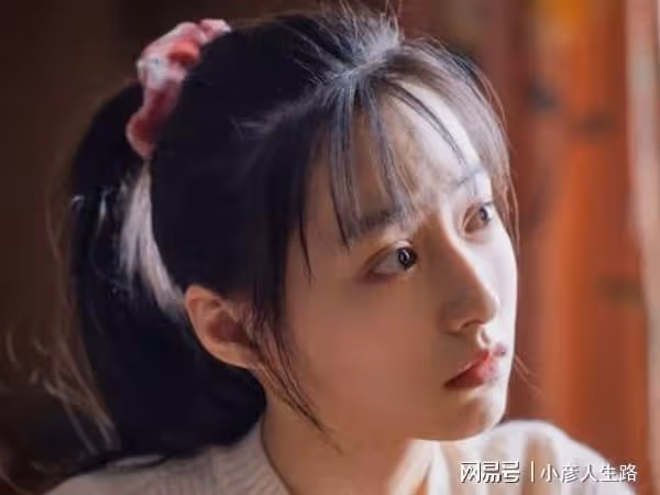 參演《人世間》被吐槽,如今胡連馨憑《天才基本法》驚艷了無數人
